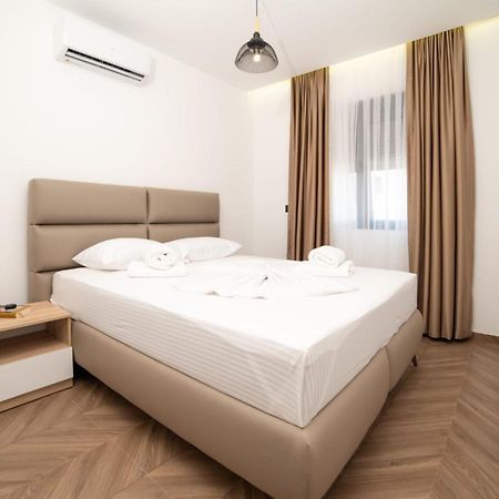 Akar Hotell Ulcinj Exteriör bild
